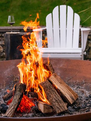 Fire pit & lawn games